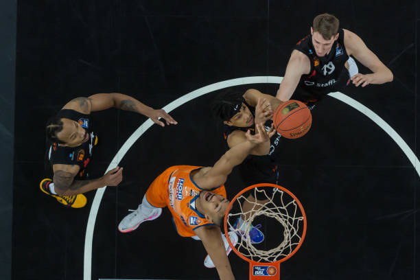 情感上并不 情感上并不